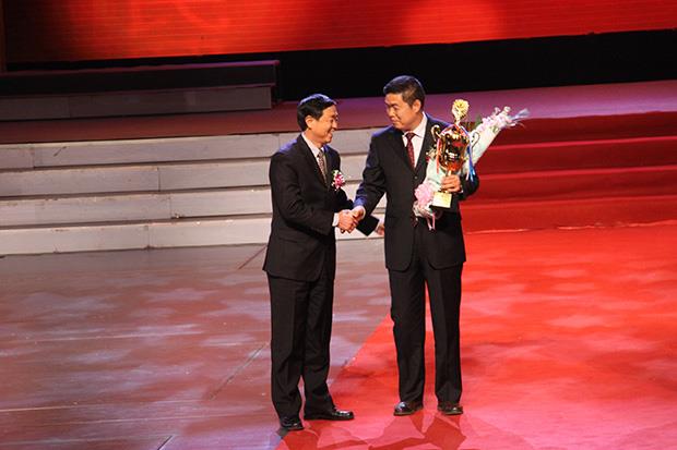 ug环球药业集团获“富民兴农标杆企业”殊荣