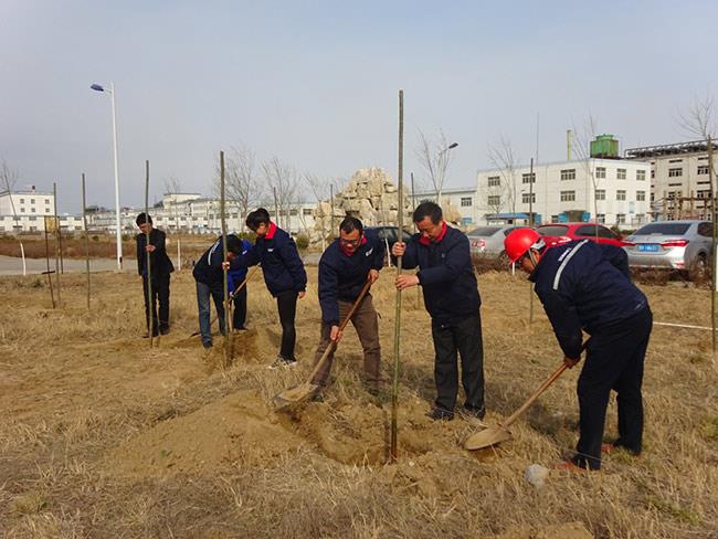山东ug环球化工两年植树500余棵