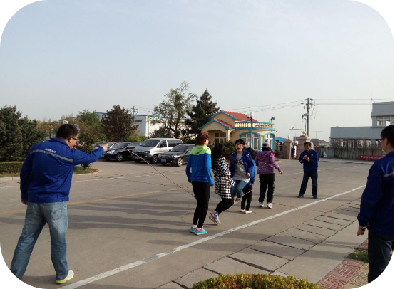 青岛ug环球工厂跳大绳小记